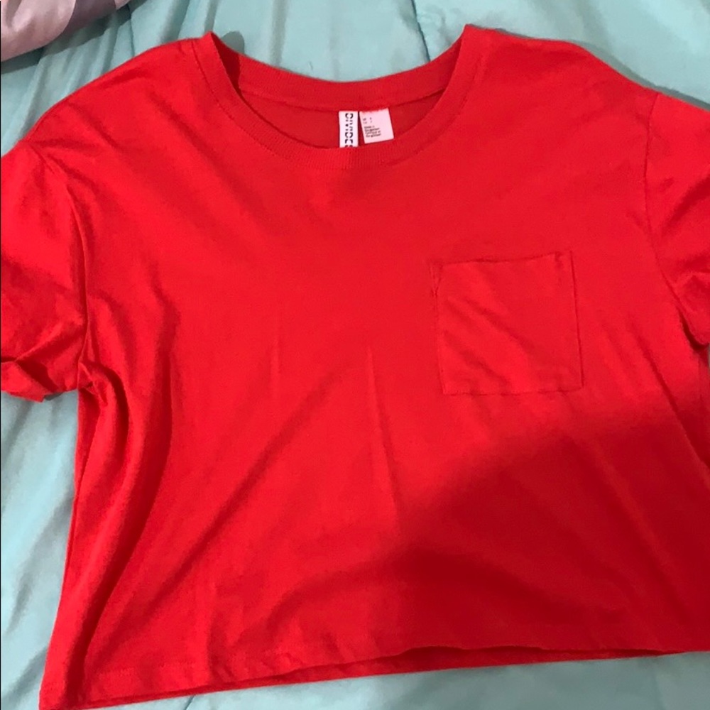 Plain red tee